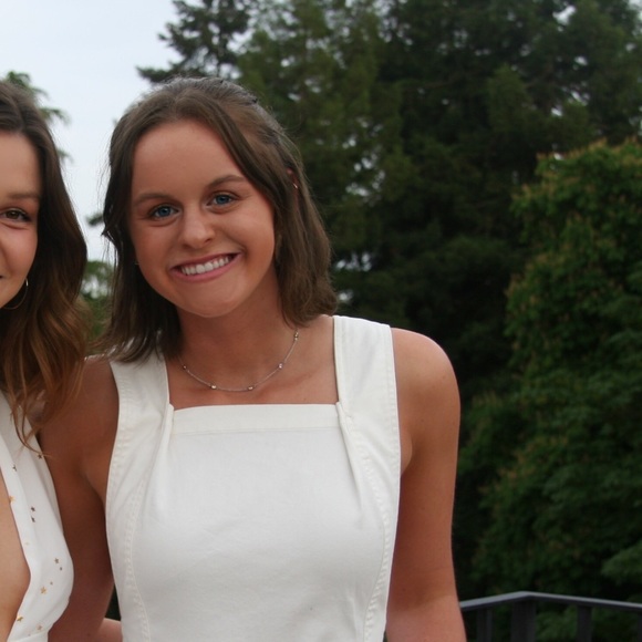 Meet your Posher, Amanda - Picture 1 of 1